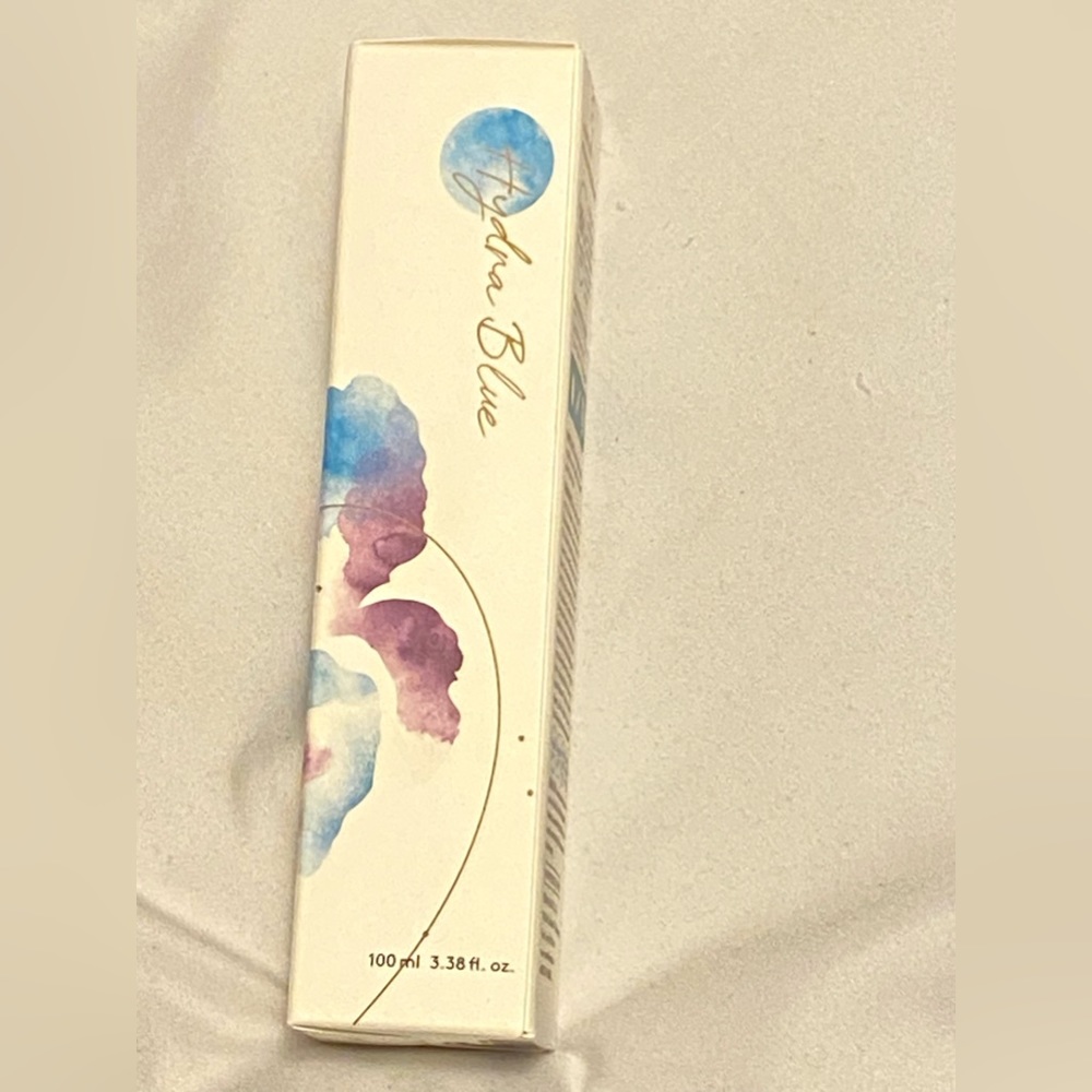 -Hydra Blue Petal Serum Toner-